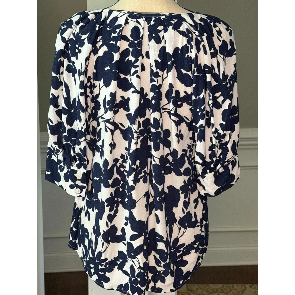 Loft Navy Blue/White Floral Top w/Short Puff Sleeves Sz M